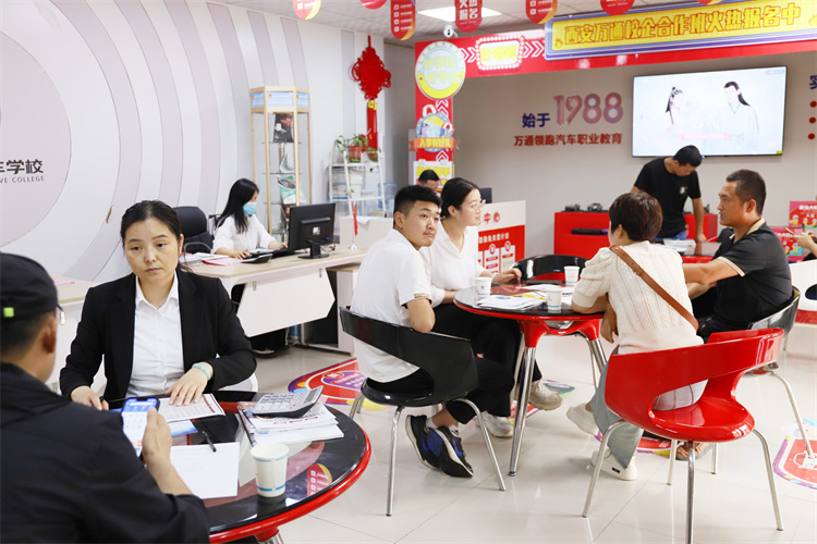 【中考考前擇校指南】彎道搶跑，提前擇校 