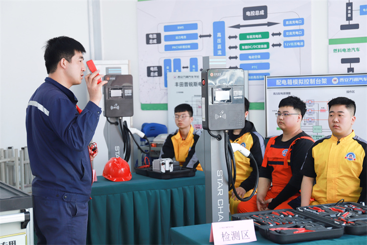 到現在了才知道學校不滿意，別慌，轉學來萬通