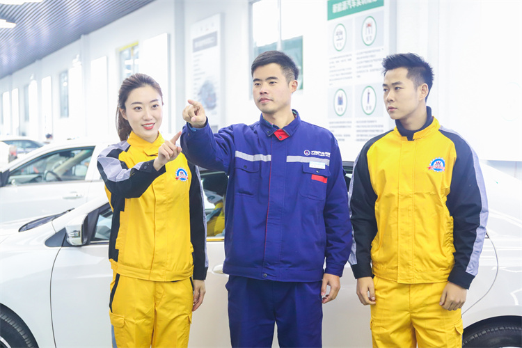 看這兒！汽車類專業(yè)2025九大就業(yè)方向！