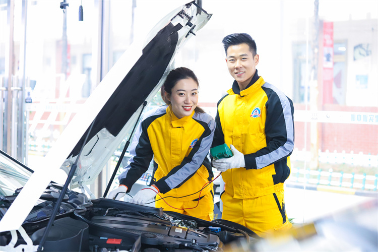 2025高校畢業生預計高達1222萬人！卷學歷太難，技能才是加分項