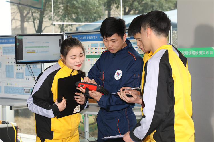 嘿，新同學！這是我們的課堂，它很豐富也很有趣！