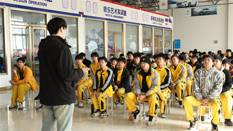 從汽修小白到店長，他的逆襲之路值得一聽！——西安萬通優(yōu)秀學子田永成回校分享會圓滿舉行