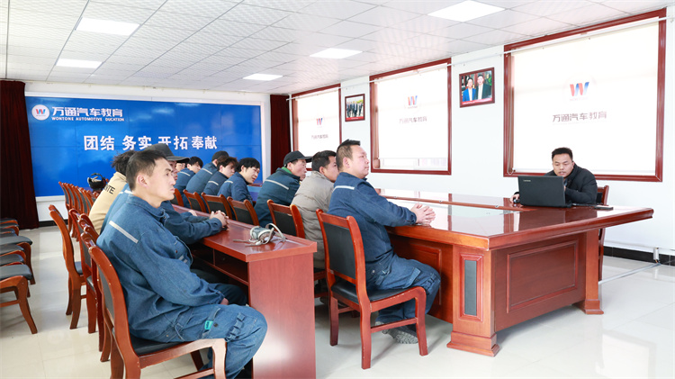 我校優秀學子焊接學子現場簽約入企就業！！