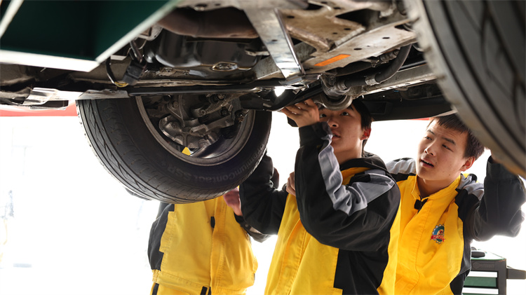 西安萬(wàn)通VS其它學(xué)校，差別不止一點(diǎn)點(diǎn)！