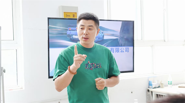 校企合作再升級，學子就業無憂——靚車牛人走進西安萬通開展專場招聘