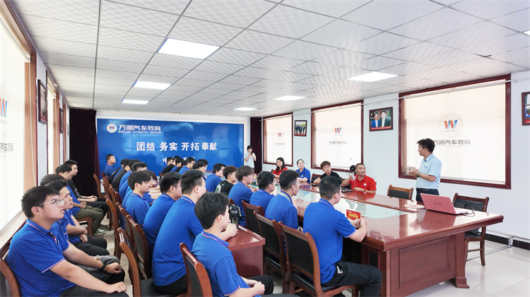 西安萬通攜手電車幫特斯拉專修，專場招聘助力學子逐夢新能源汽車時代