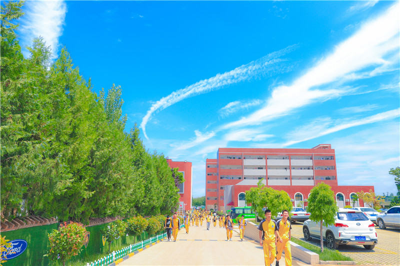  校園環(huán)境1