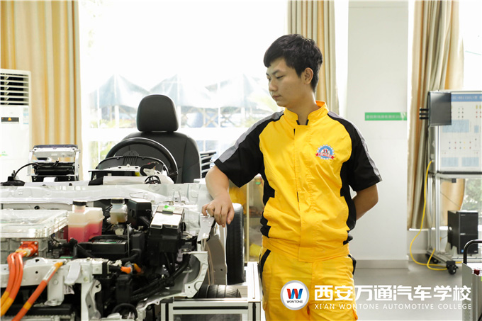 【新創(chuàng)客】謝濤濤:22歲,我給自己選了個10萬年薪的專業(yè)