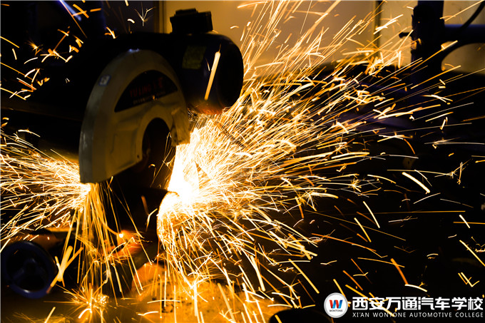 焊接行業就業怎么樣？多久能學會焊接技術？