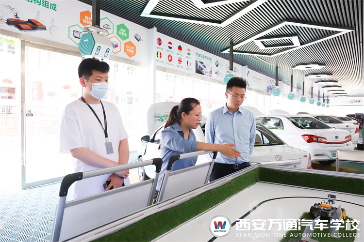 �ȁ����d�ϼ��F(tu��n)�I(l��ng)��(d��o)һ���W�R�����f(w��n)ͨ��܇(ch��)�W(xu��)У���^ָ��(d��o)��