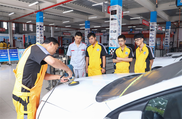 短期熱門專業推薦——汽車美容專業