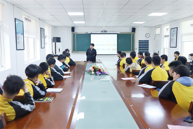 西安萬通&中聯(lián)實業(yè)集團(tuán)（林肯4S服務(wù)中心）校企定制班火熱招生中！