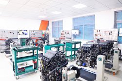 汽車維修專業(yè)工資多少？汽車維修專業(yè)分為幾類？