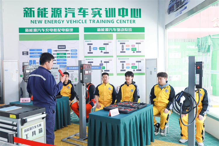 燃油車降價潮來襲，新能源迎來新發展？！