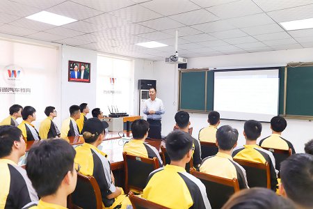 什么是大專，中專和中職一樣嗎？初中畢業可以上大專嗎？